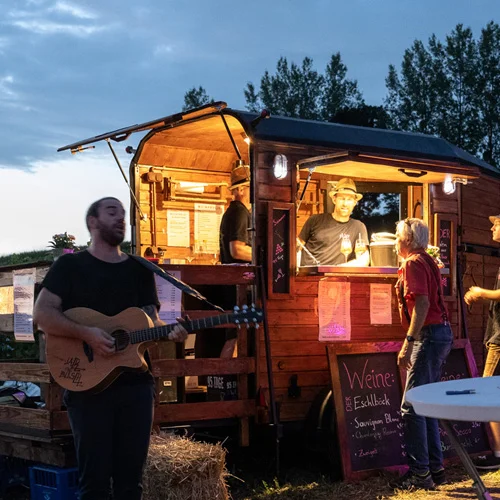 Mobiler Barwagen als mobile Eventbar für Hochzeiten und Agapen